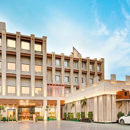 Hotel Home In By Amrik Sukhdev سونيبات المظهر الخارجي الصورة