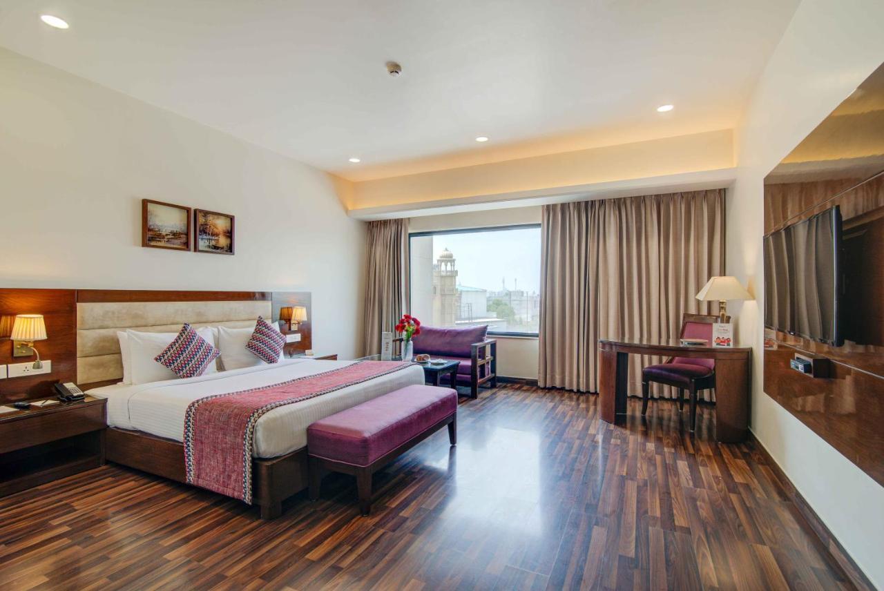 Hotel Home In By Amrik Sukhdev سونيبات المظهر الخارجي الصورة