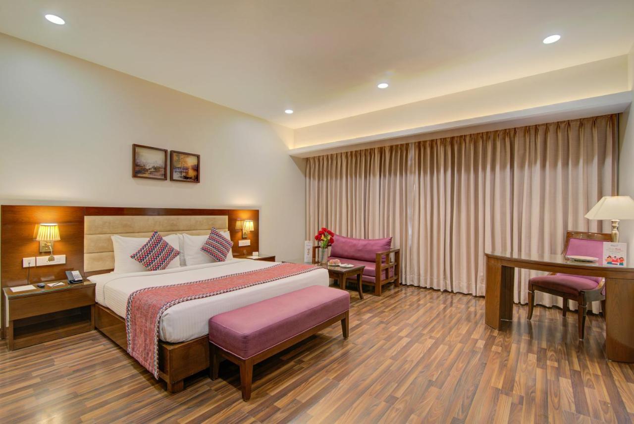 Hotel Home In By Amrik Sukhdev سونيبات المظهر الخارجي الصورة