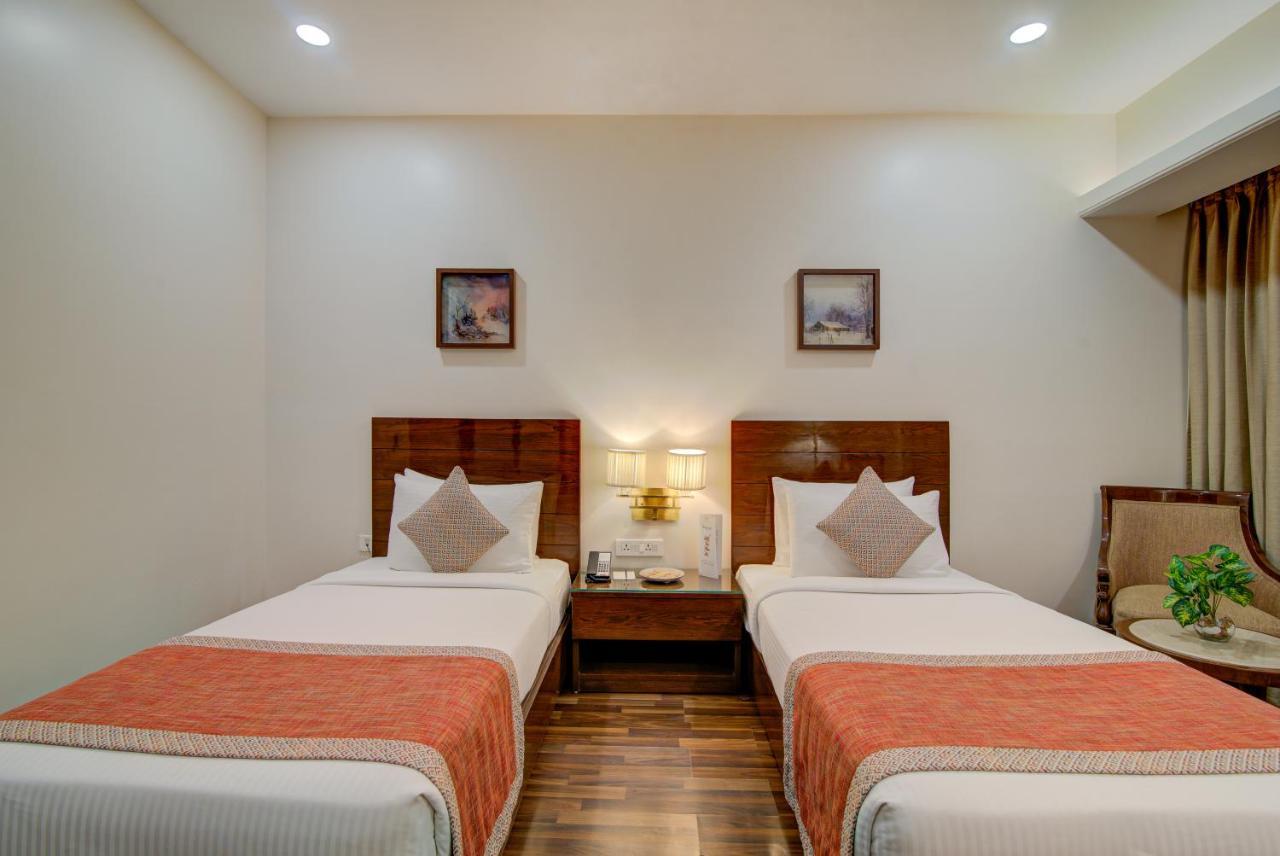 Hotel Home In By Amrik Sukhdev سونيبات المظهر الخارجي الصورة
