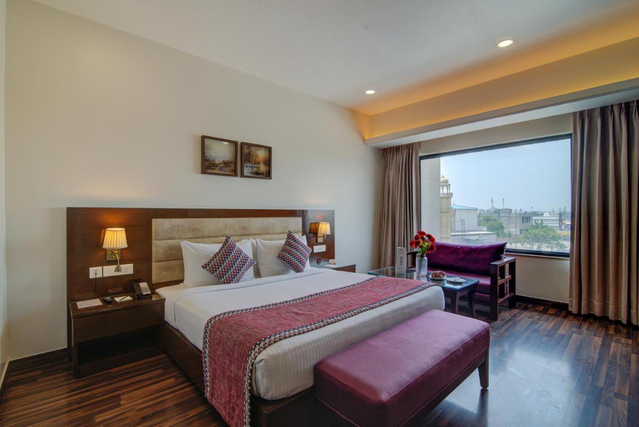 Hotel Home In By Amrik Sukhdev سونيبات المظهر الخارجي الصورة