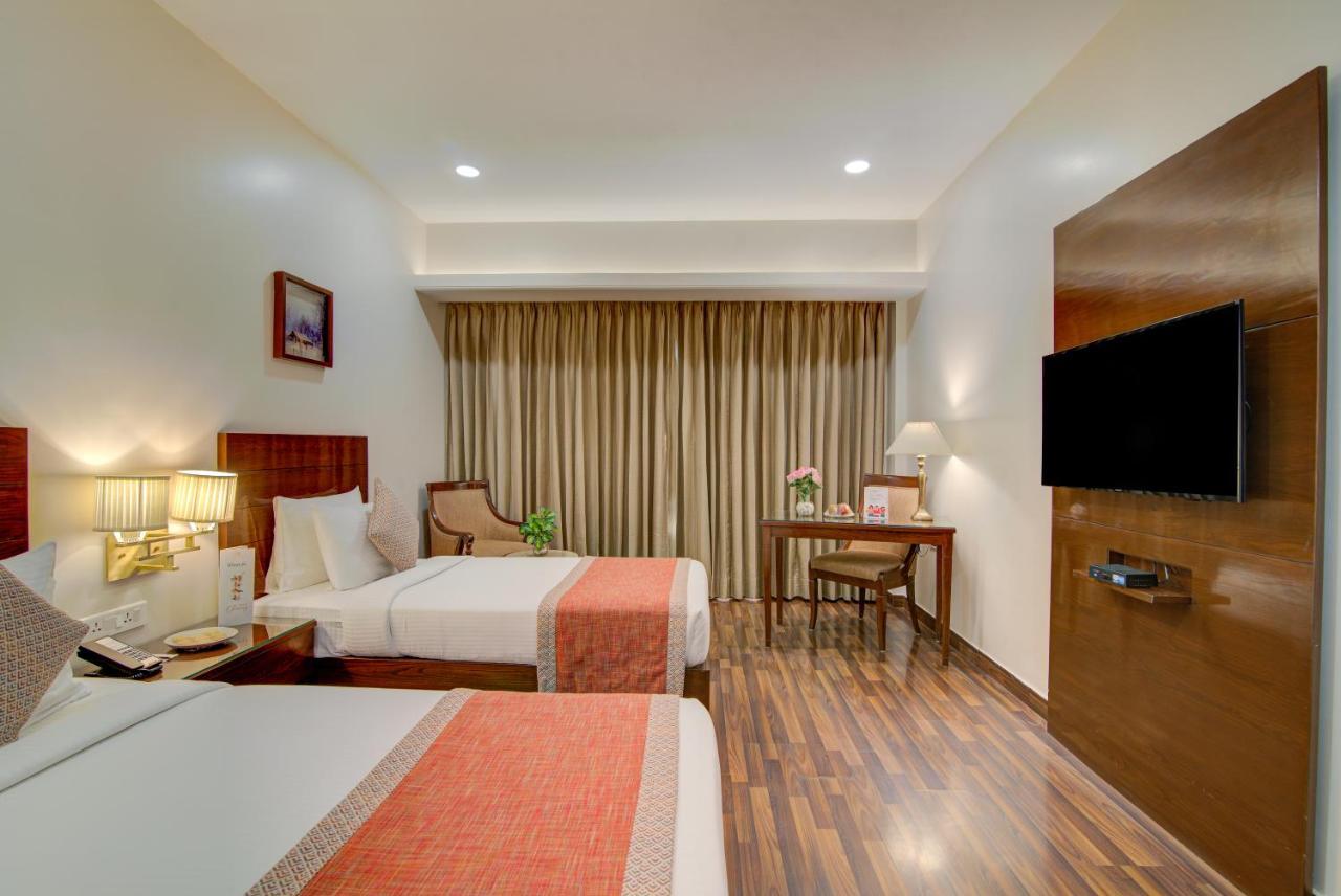 Hotel Home In By Amrik Sukhdev سونيبات المظهر الخارجي الصورة