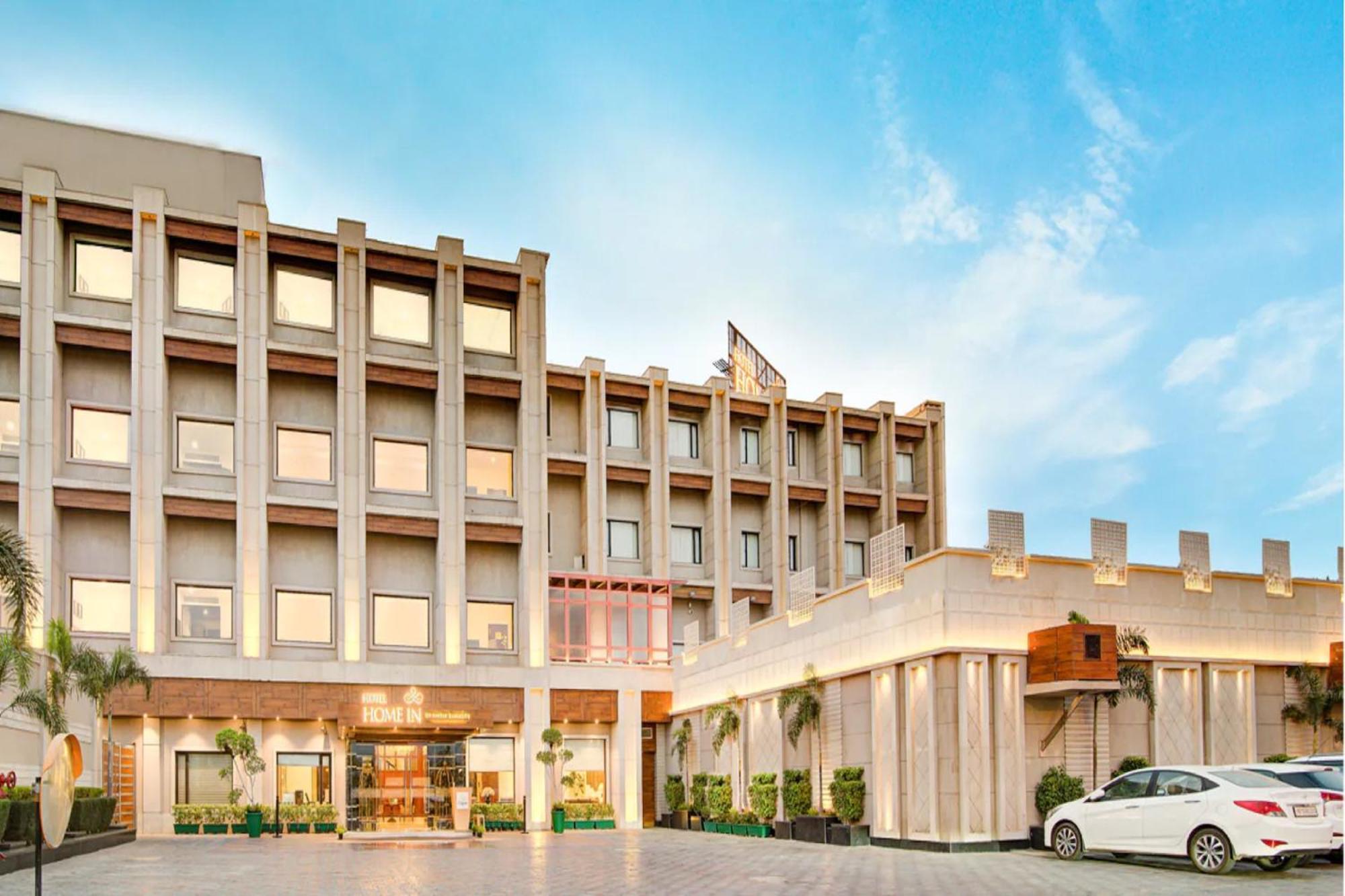 Hotel Home In By Amrik Sukhdev سونيبات المظهر الخارجي الصورة