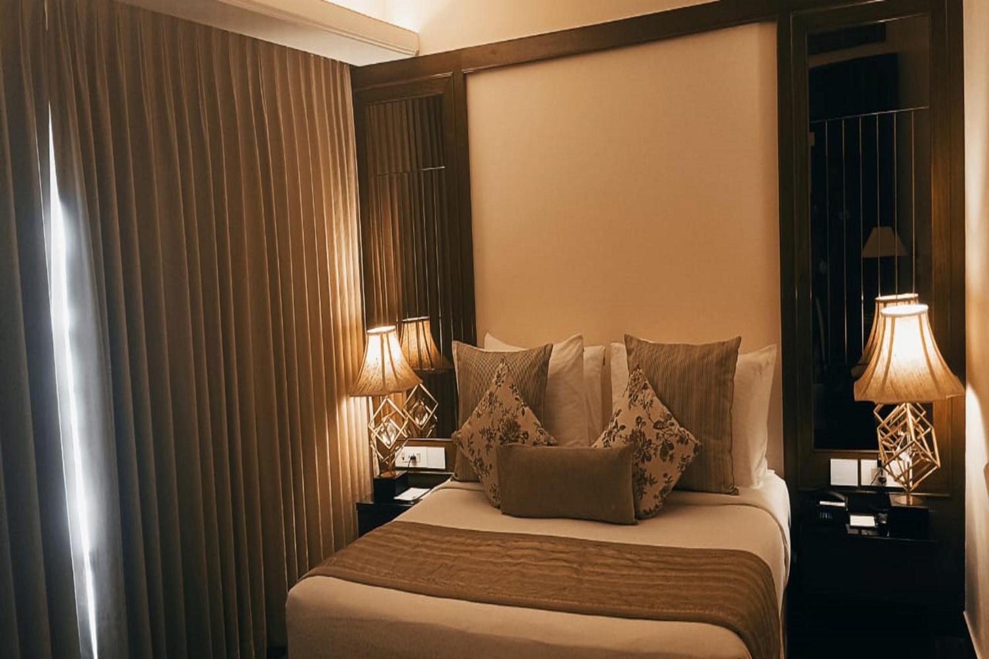Hotel Home In By Amrik Sukhdev سونيبات المظهر الخارجي الصورة