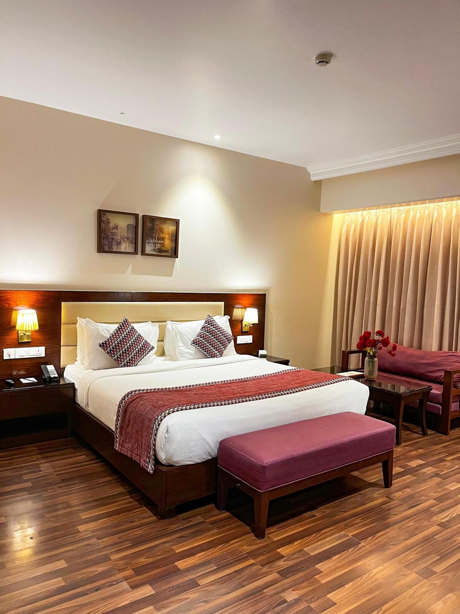 Hotel Home In By Amrik Sukhdev سونيبات المظهر الخارجي الصورة