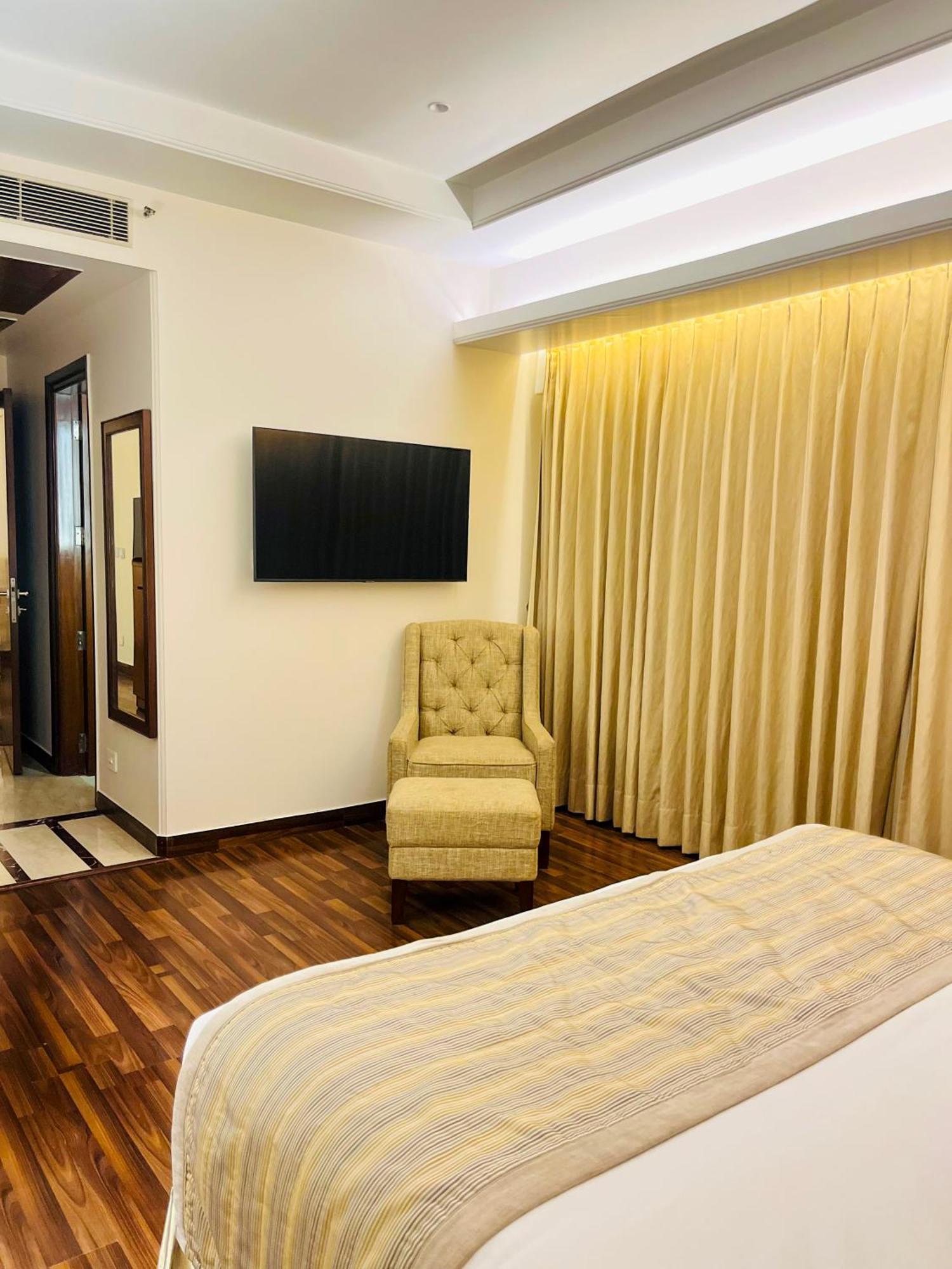 Hotel Home In By Amrik Sukhdev سونيبات المظهر الخارجي الصورة